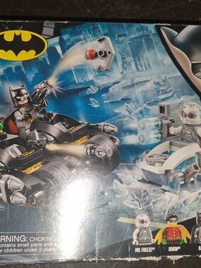 LEGO 76118 DC Super Heroes Batman Mr. Freeze Batcycle Battle